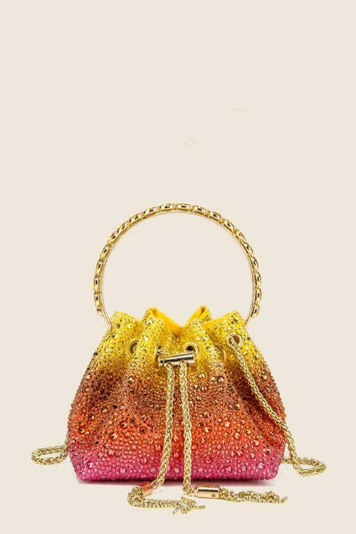 Bucket Bag Carlin mit Diamant-Schleifenhenkel